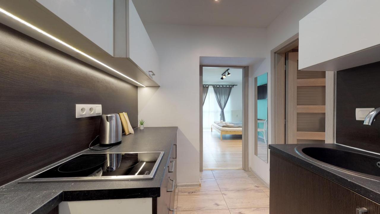 Studio Steps From Nivy & Main Bus Station 브라티슬라바 외부 사진