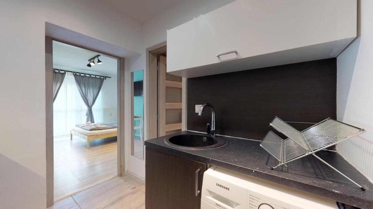 Studio Steps From Nivy & Main Bus Station 브라티슬라바 외부 사진
